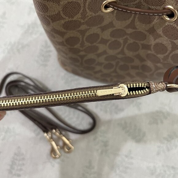Coach Rowan Bucket Bag In Signature Canvas - Picture 3 of 8
